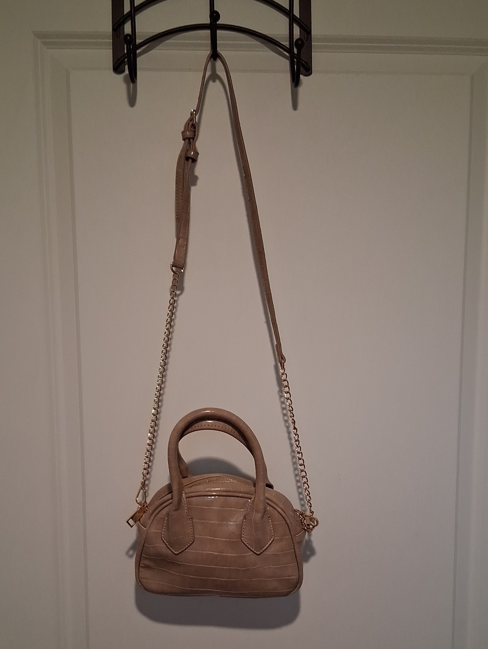 Urban Epression A Vegan Faux Beige Croc-Texture Crossbody Satchel - Unbranded